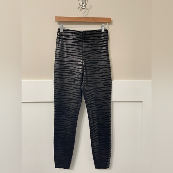 Zara Black Metallic Faux Leather Zebra Skinny Leggings Size XS - Picture 3 of 7